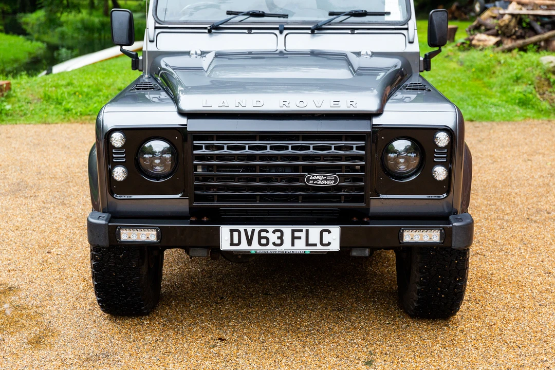 2013 Land Rover Defender 110 - Image 17 of 31
