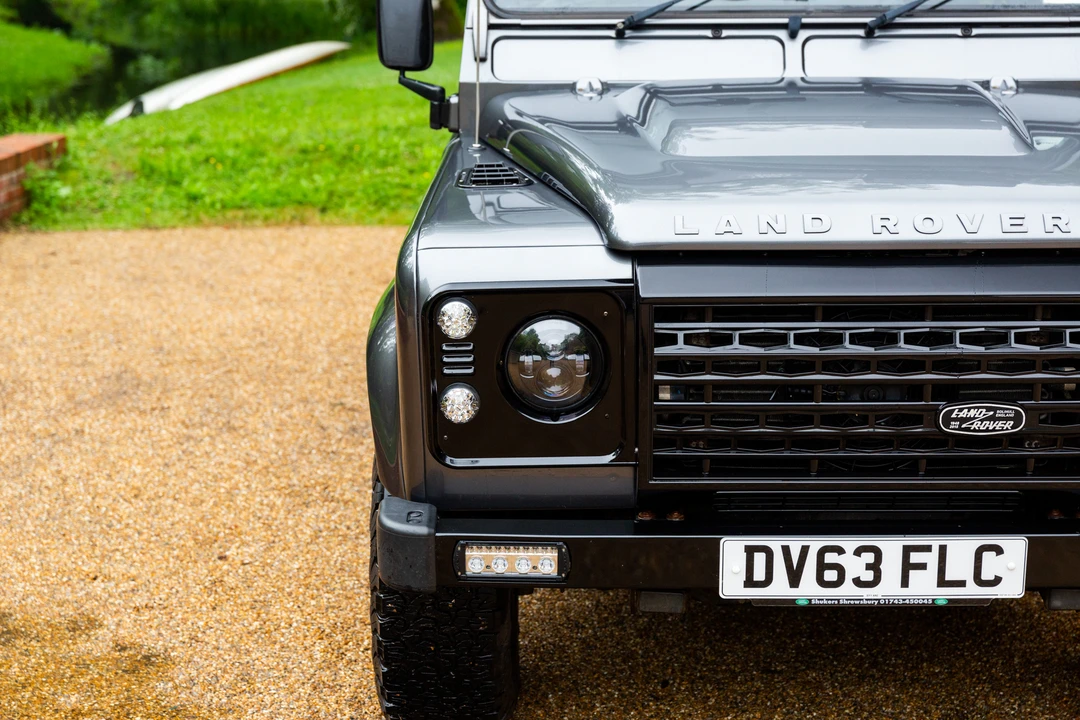 2013 Land Rover Defender 110 - Image 18 of 31