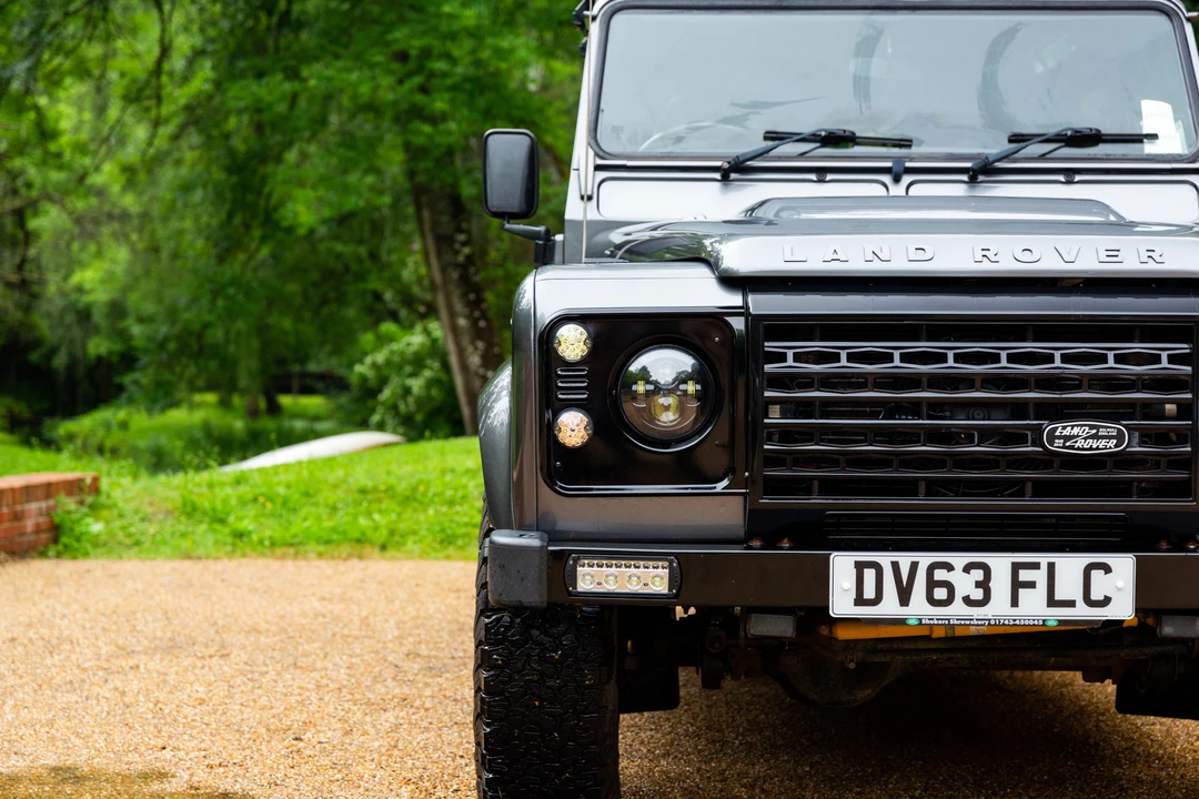 2013 Land Rover Defender 110 - Image 19 of 31