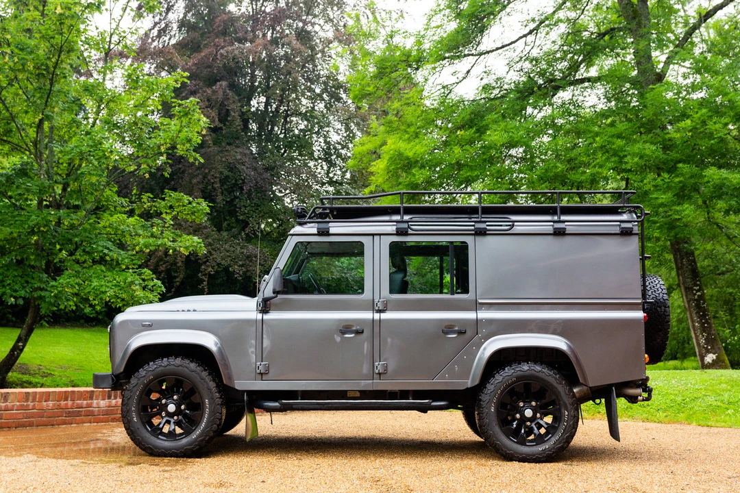 2013 Land Rover Defender 110 - Image 13 of 31