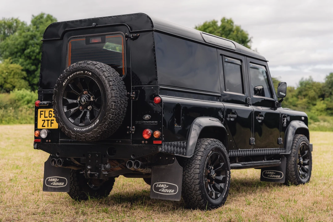 2013 Land Rover Defender 110 - Image 17 of 31
