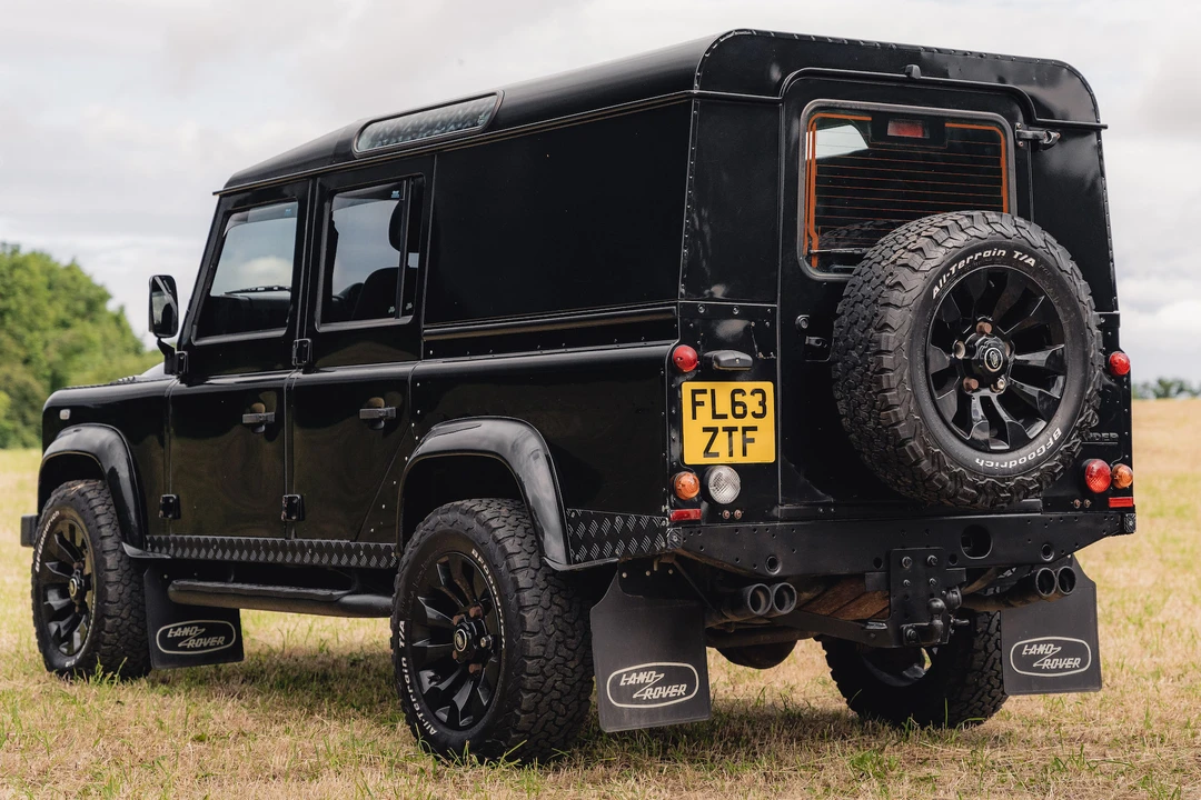 2013 Land Rover Defender 110 - Image 19 of 31