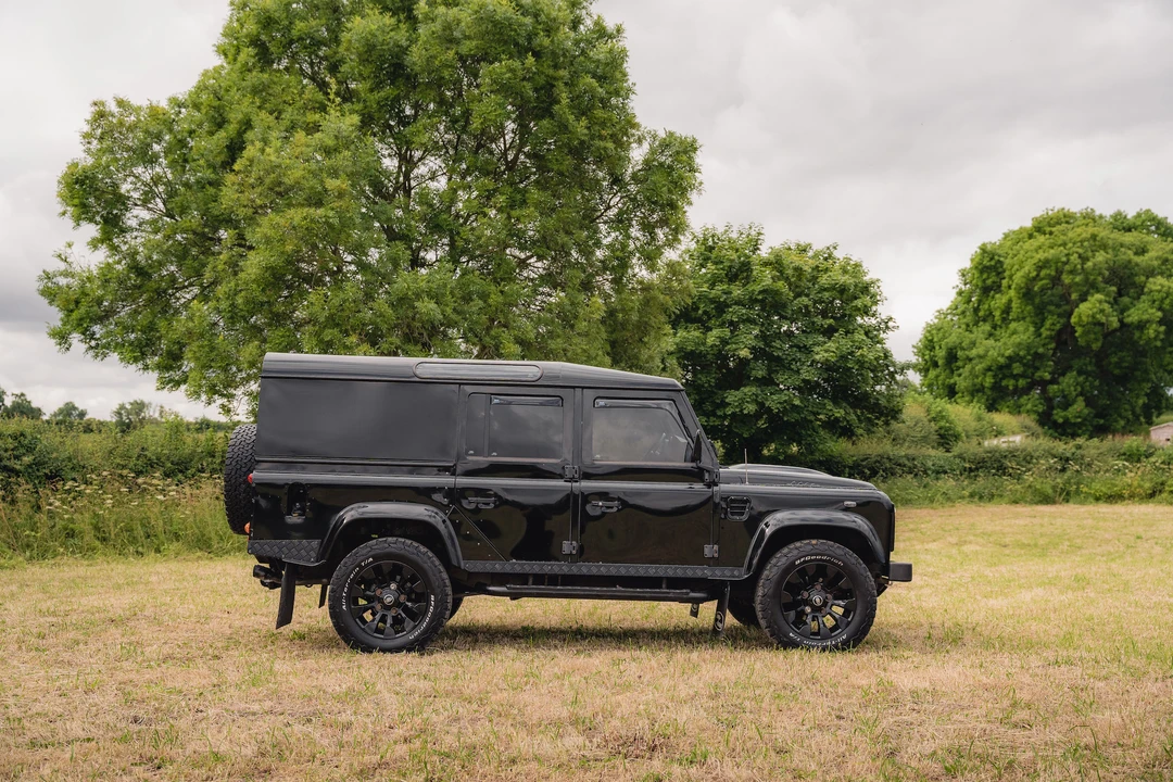 2013 Land Rover Defender 110 - Image 5 of 31
