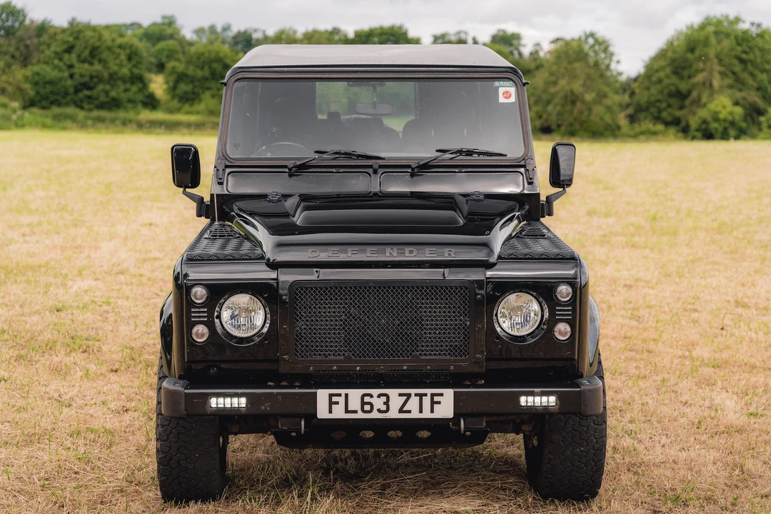 2013 Land Rover Defender 110 - Image 15 of 31