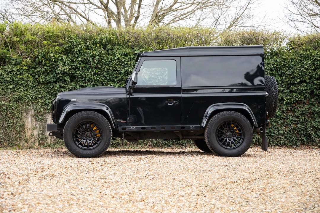 2013 Land Rover Defender 90 - Image 4 of 31