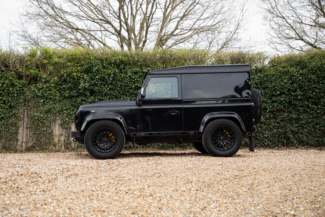 2013 Land Rover Defender 90 - Image 10 of 31