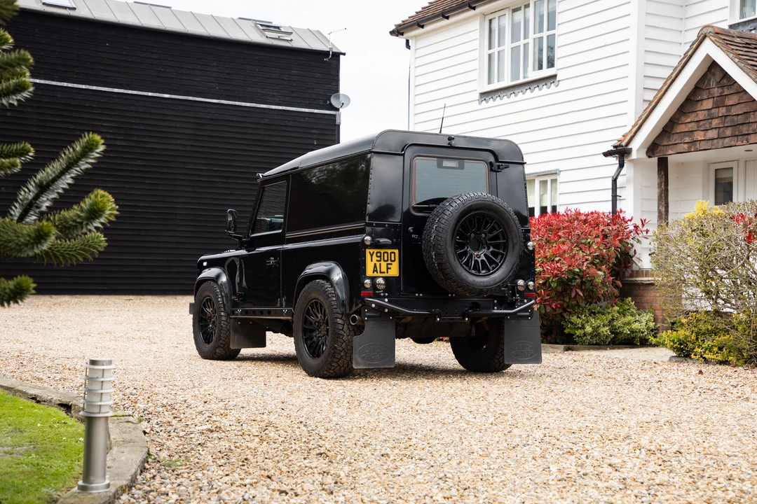 2013 Land Rover Defender 90 - Image 5 of 31