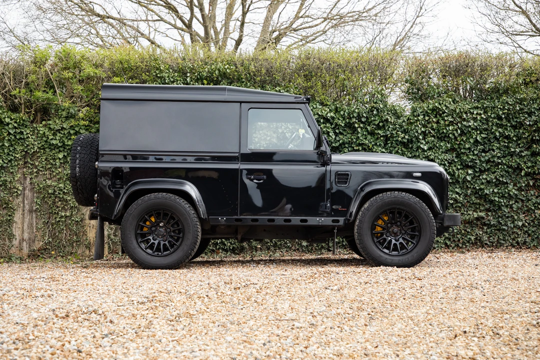 2013 Land Rover Defender 90 - Image 19 of 31