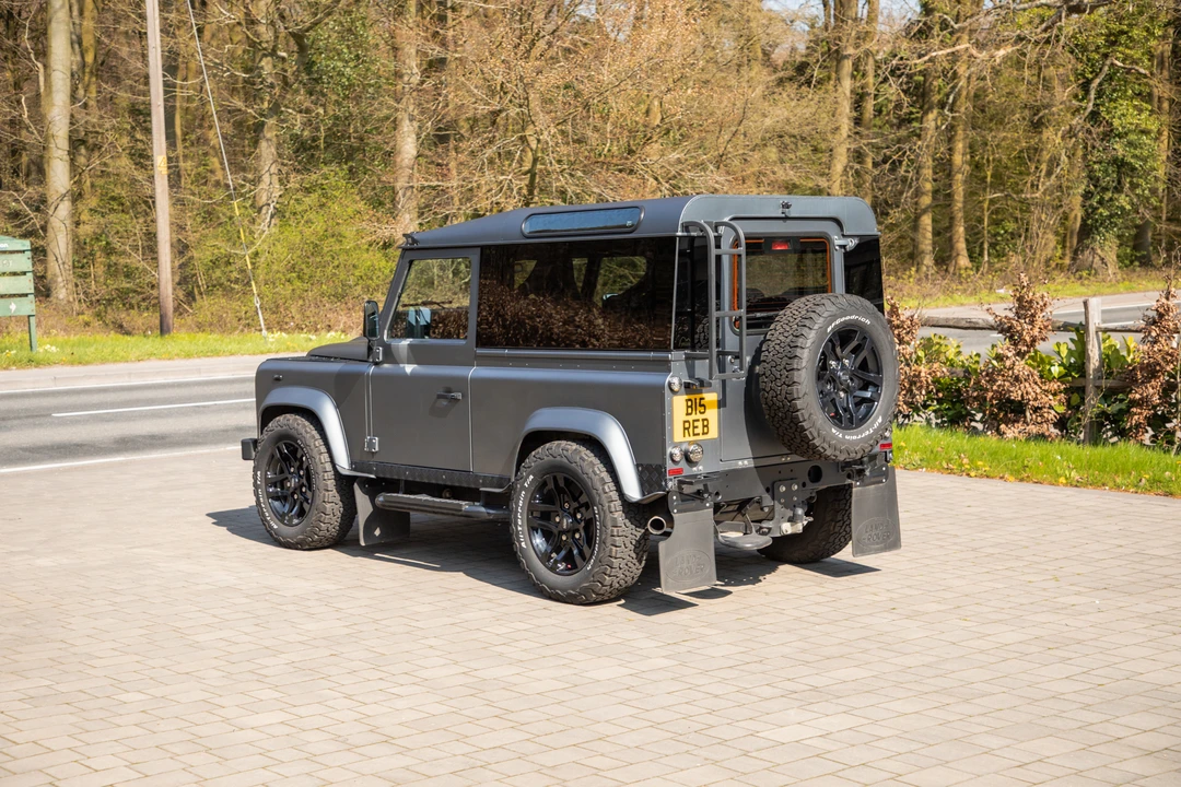 2013 Land Rover Defender 90 - Image 14 of 31