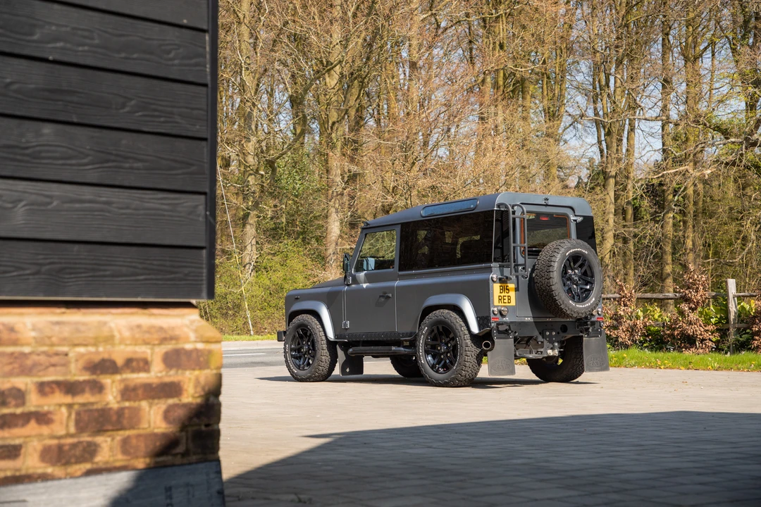 2013 Land Rover Defender 90 - Image 6 of 31