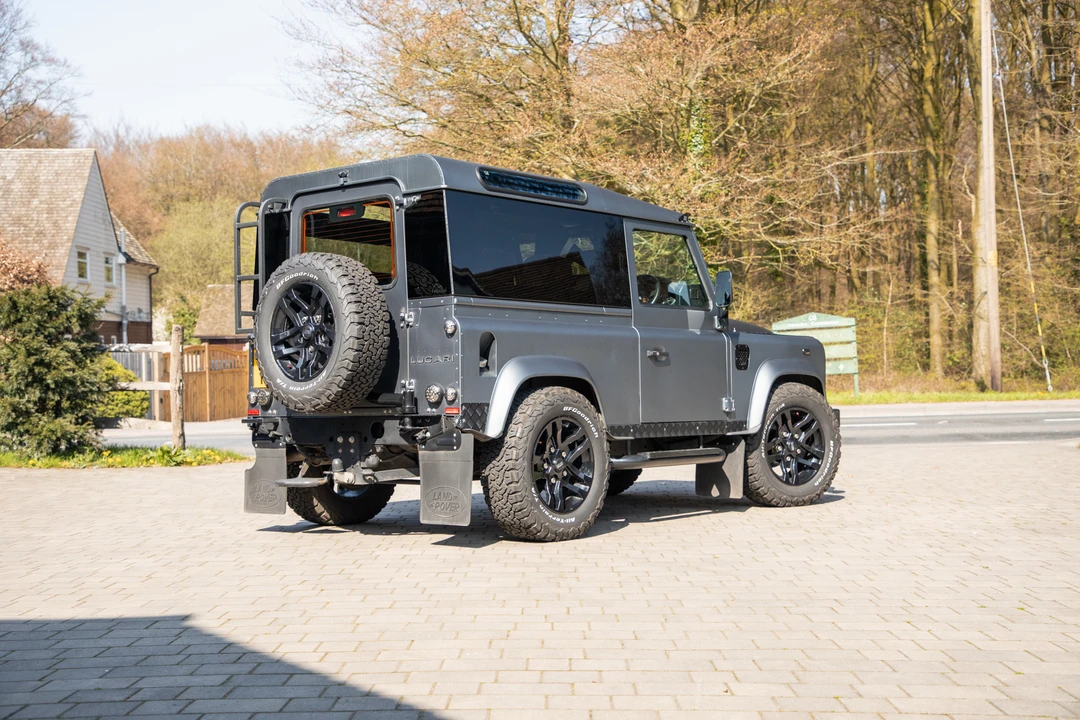 2013 Land Rover Defender 90 - Image 8 of 31