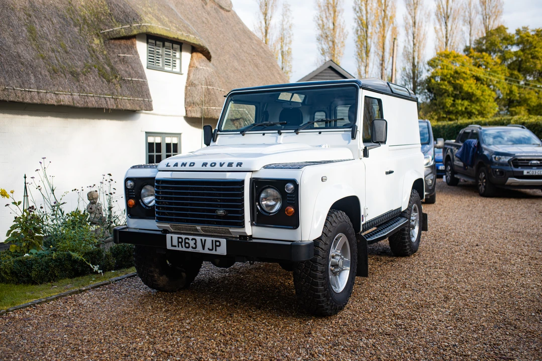 2013 Land Rover Defender 90 - Image 16 of 31