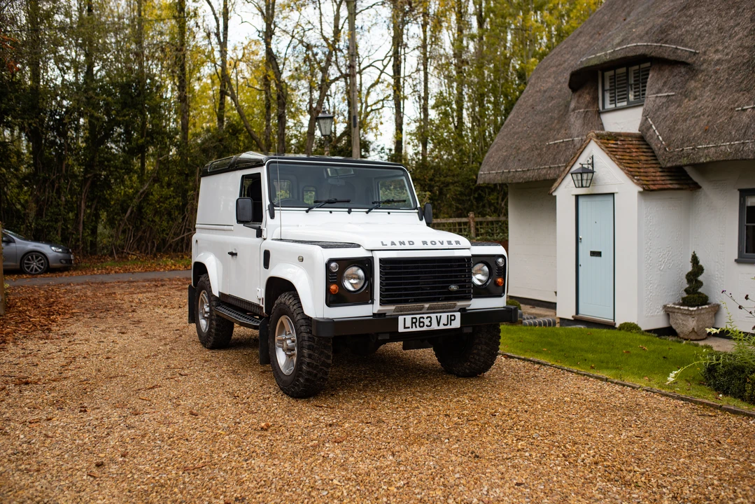 2013 Land Rover Defender 90 - Image 12 of 31