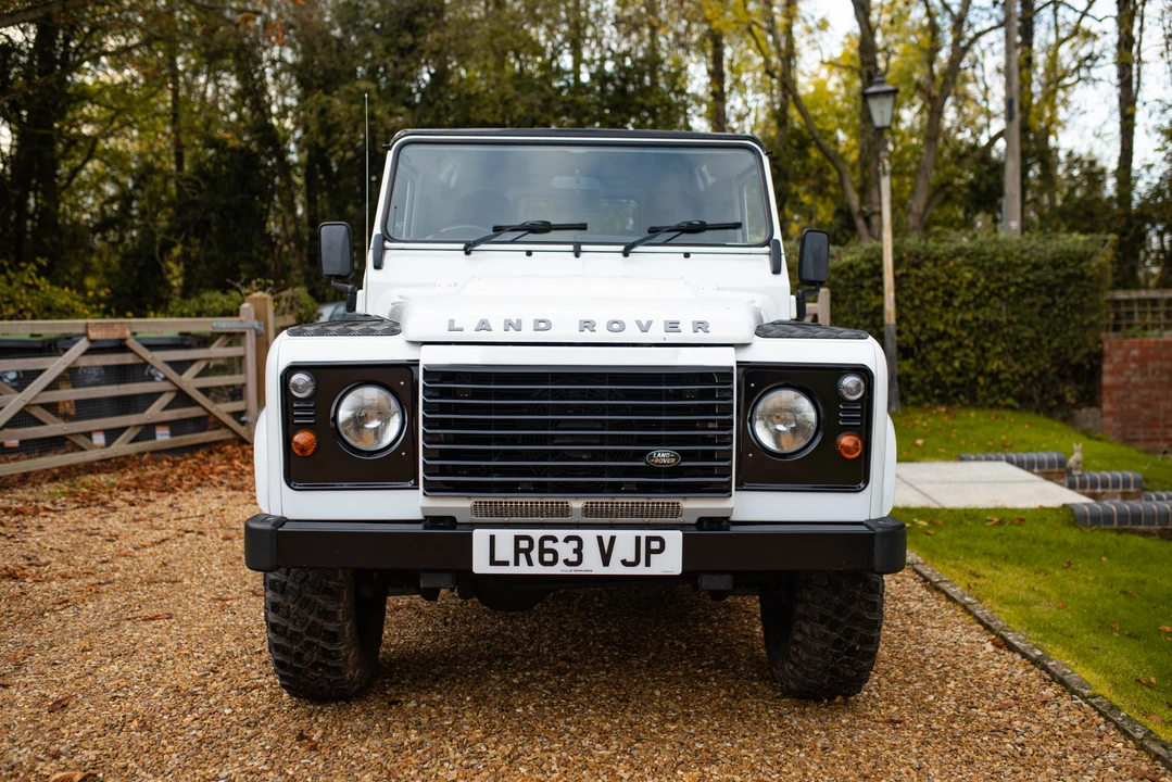 2013 Land Rover Defender 90 - Image 11 of 31