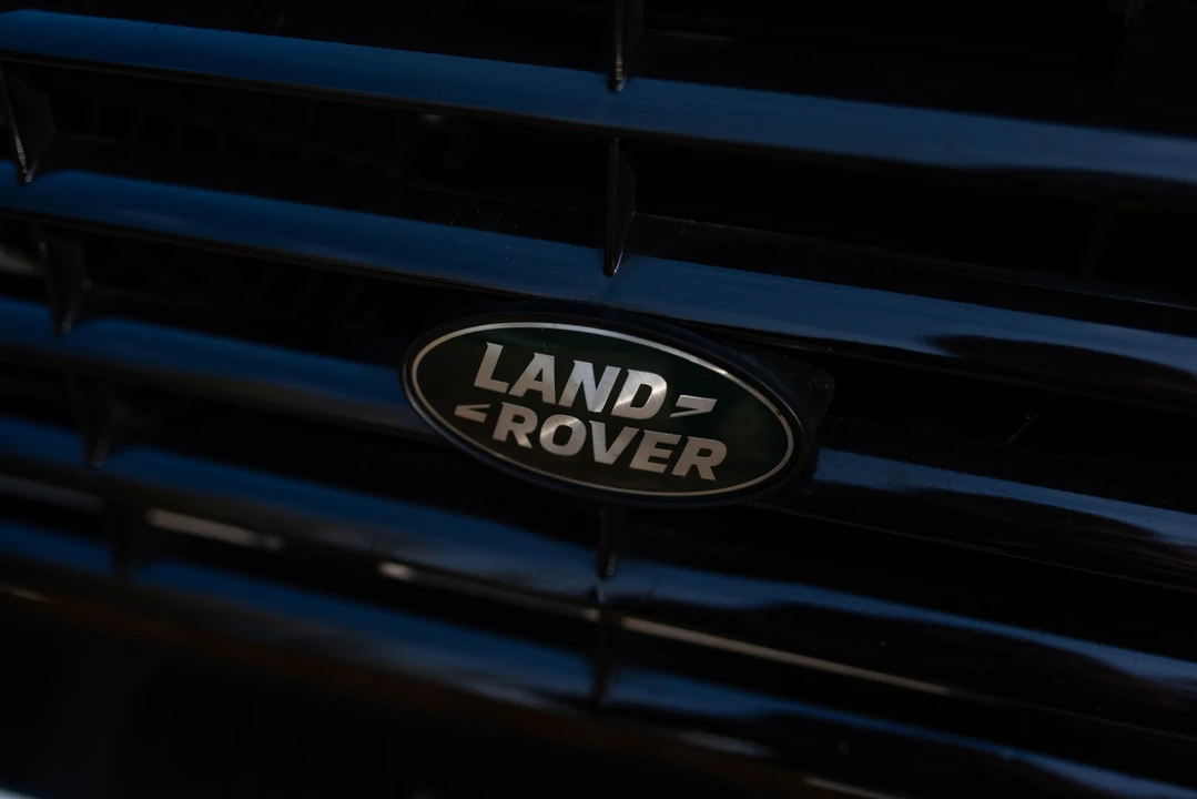 2013 Land Rover Defender 90 - Image 25 of 31