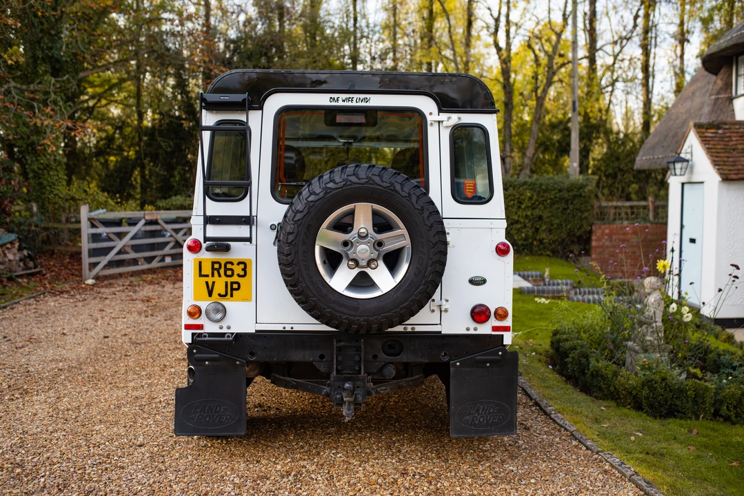 2013 Land Rover Defender 90 - Image 7 of 31