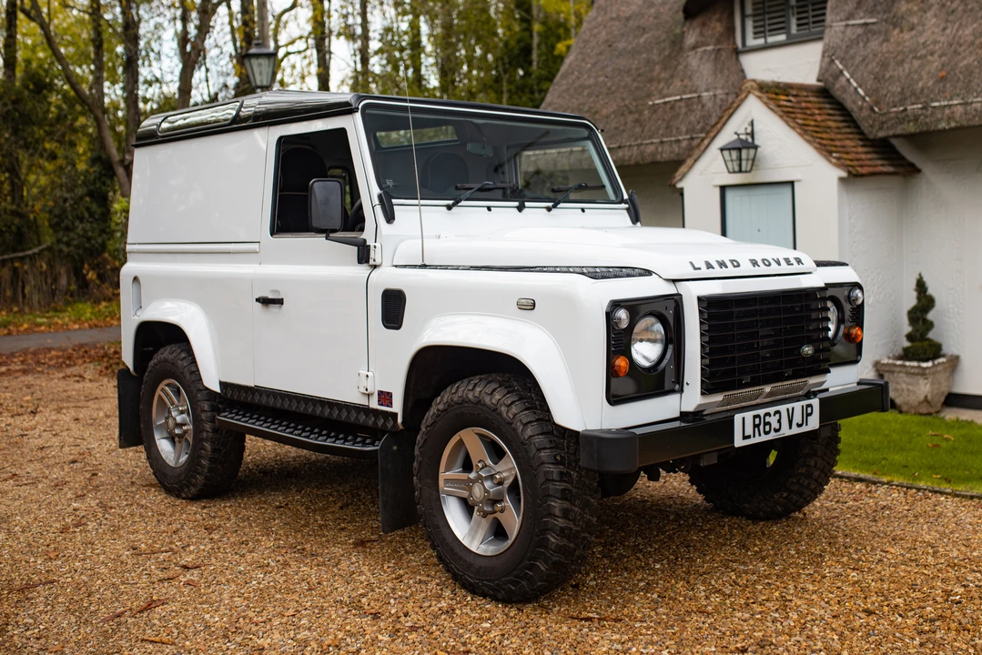 2013 Land Rover Defender 90 - Image 2 of 31