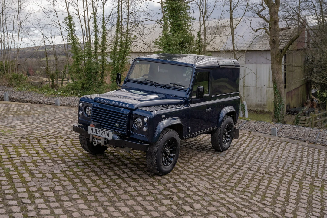 2013 Land Rover Defender 90 - Image 4 of 31