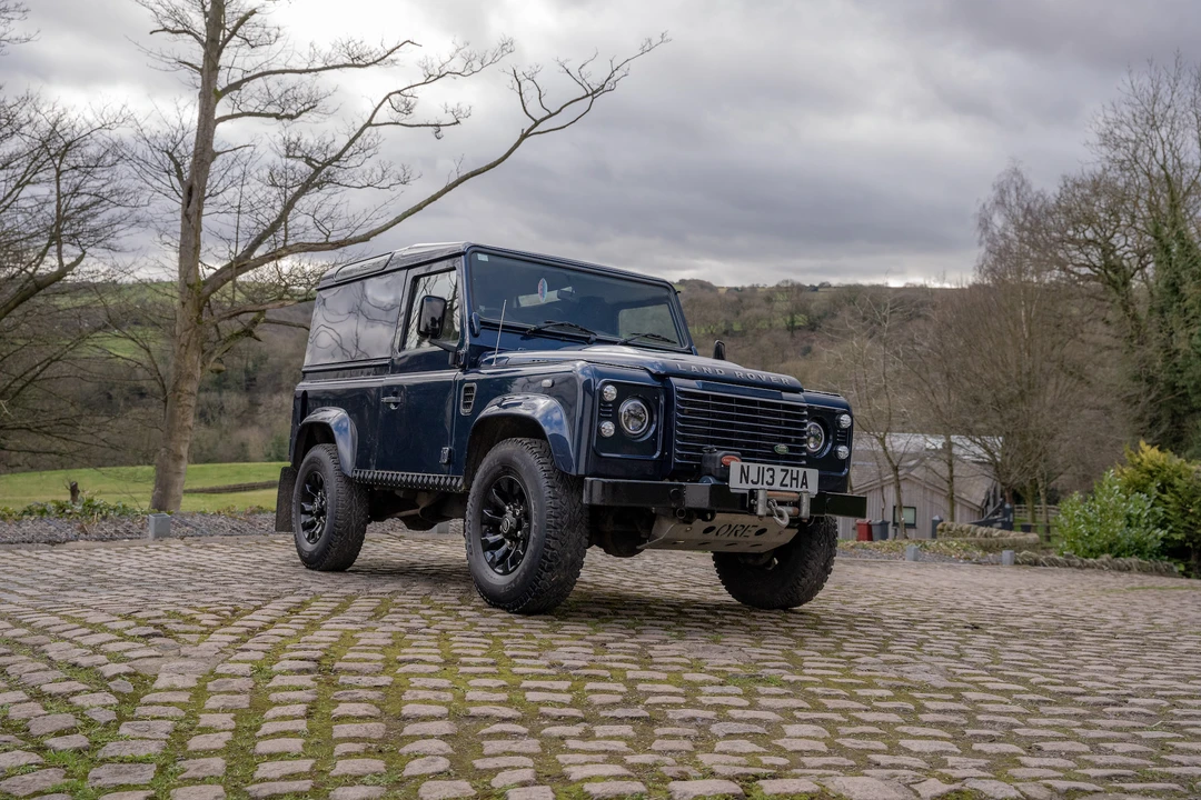2013 Land Rover Defender 90 - Image 9 of 31