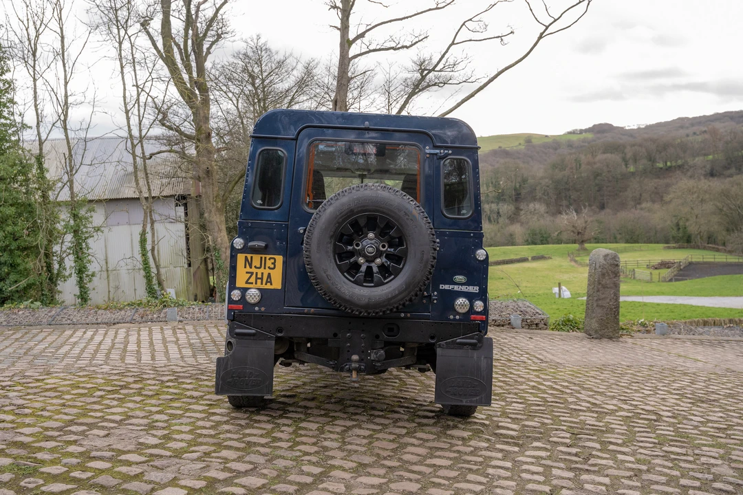 2013 Land Rover Defender 90 - Image 7 of 31