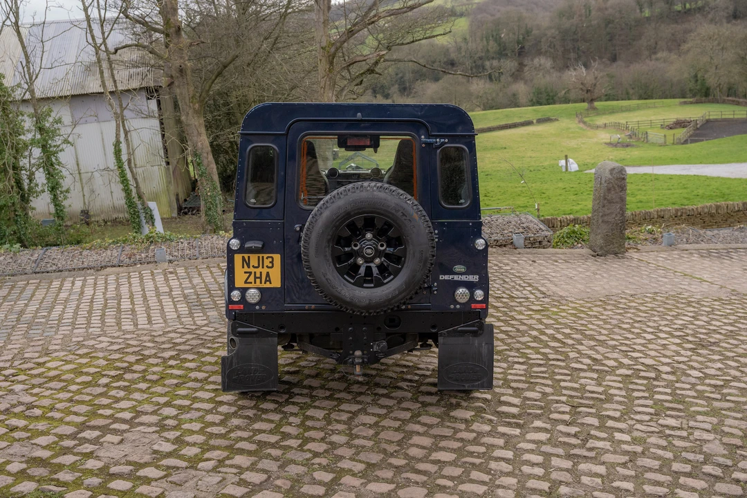2013 Land Rover Defender 90 - Image 14 of 31