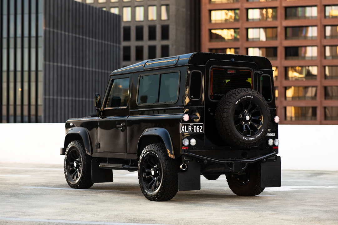 2013 Land Rover Defender 90 - Image 15 of 31