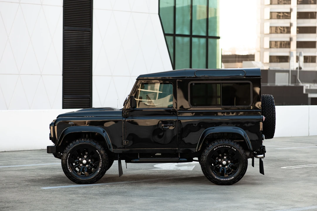 2013 Land Rover Defender 90 - Image 9 of 31