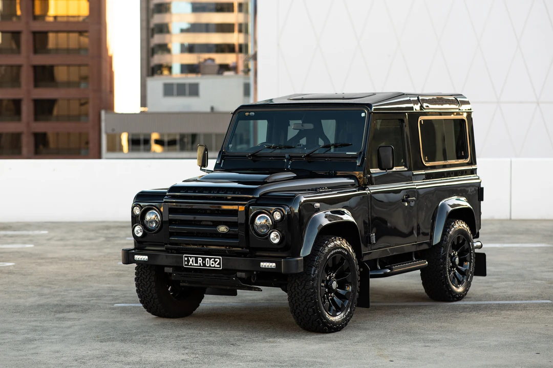 2013 Land Rover Defender 90 - Image 10 of 31
