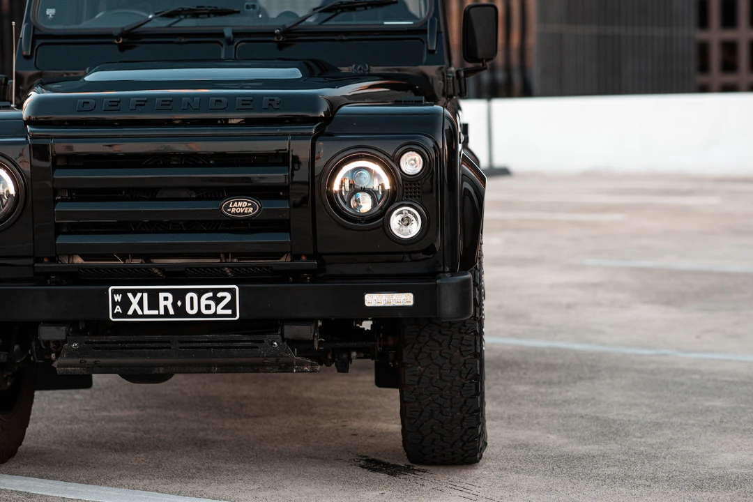 2013 Land Rover Defender 90 - Image 18 of 31