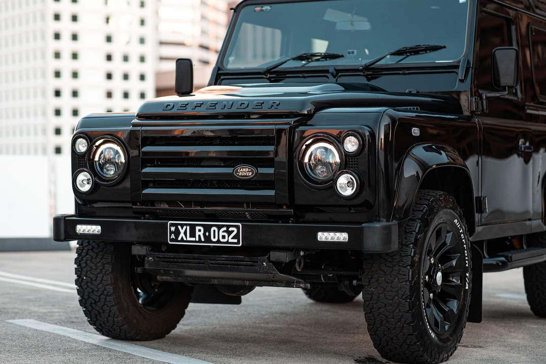 2013 Land Rover Defender 90 - Image 19 of 31