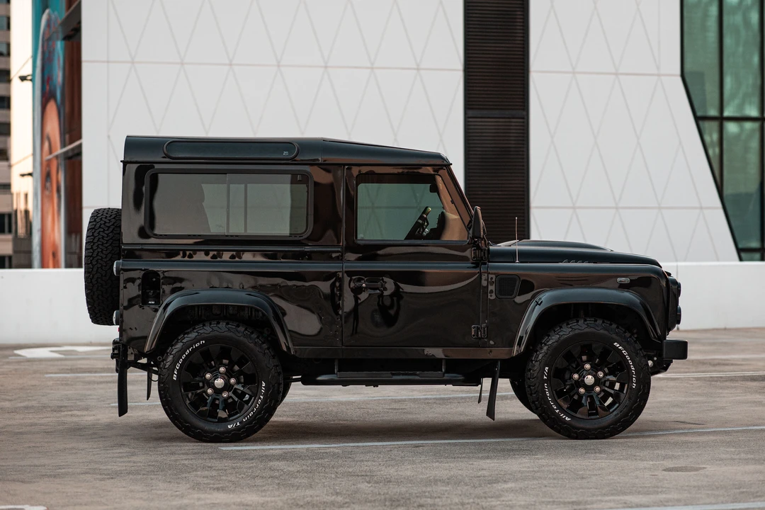 2013 Land Rover Defender 90 - Image 5 of 31