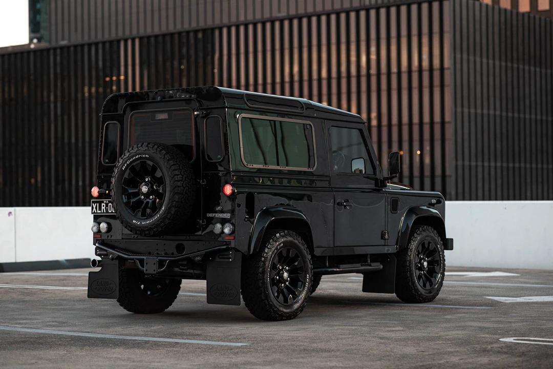 2013 Land Rover Defender 90 - Image 13 of 31