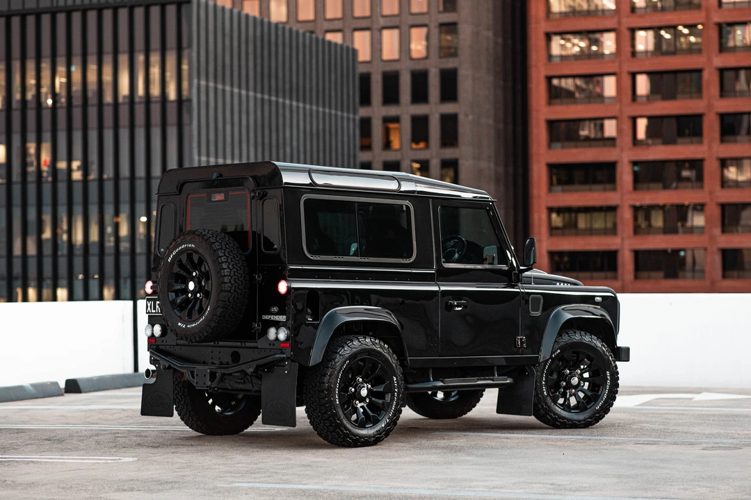 2013 Land Rover Defender 90 - Image 6 of 31