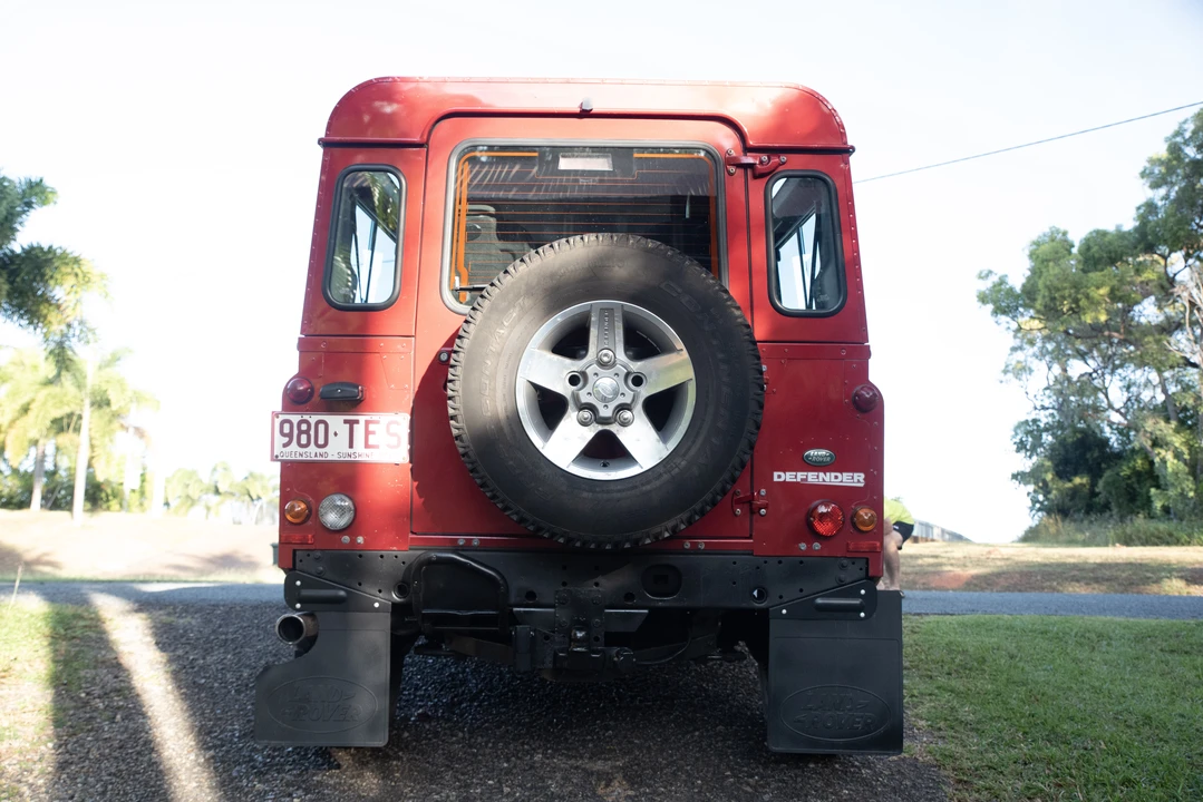 2013 Land Rover Defender 90 - Image 15 of 31