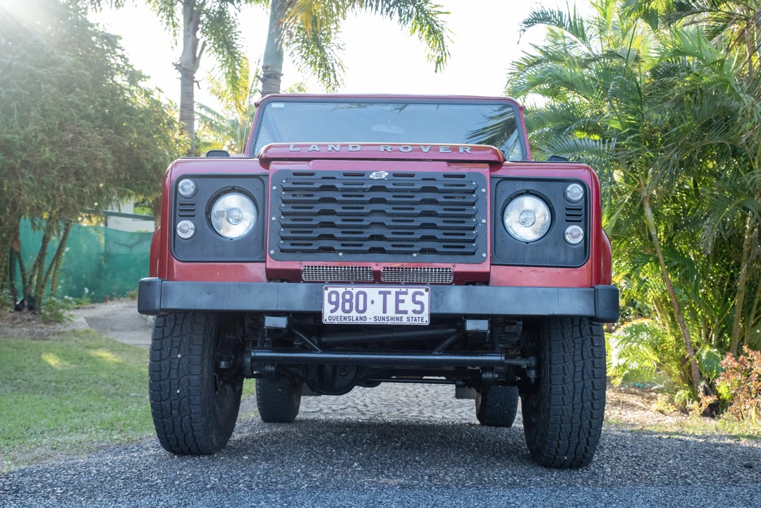 2013 Land Rover Defender 90 - Image 3 of 31