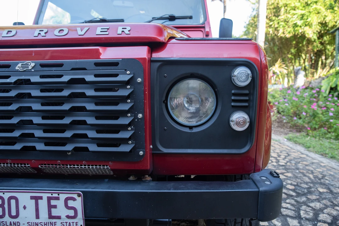 2013 Land Rover Defender 90 - Image 19 of 31