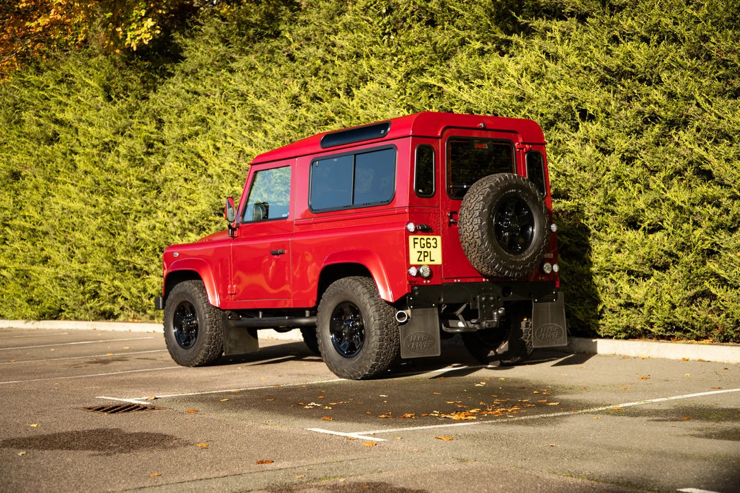 2013 Land Rover Defender 90 - Image 6 of 31
