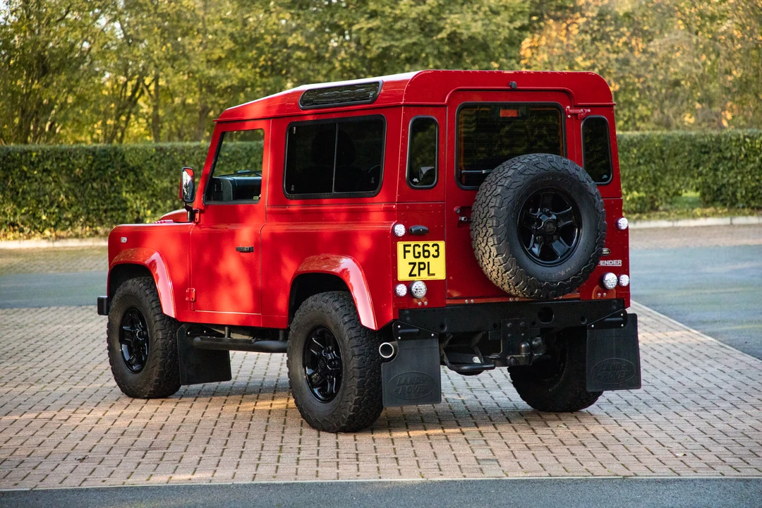 2013 Land Rover Defender 90 - Image 14 of 31