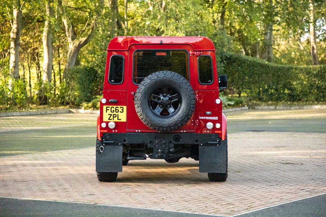2013 Land Rover Defender 90 - Image 7 of 31