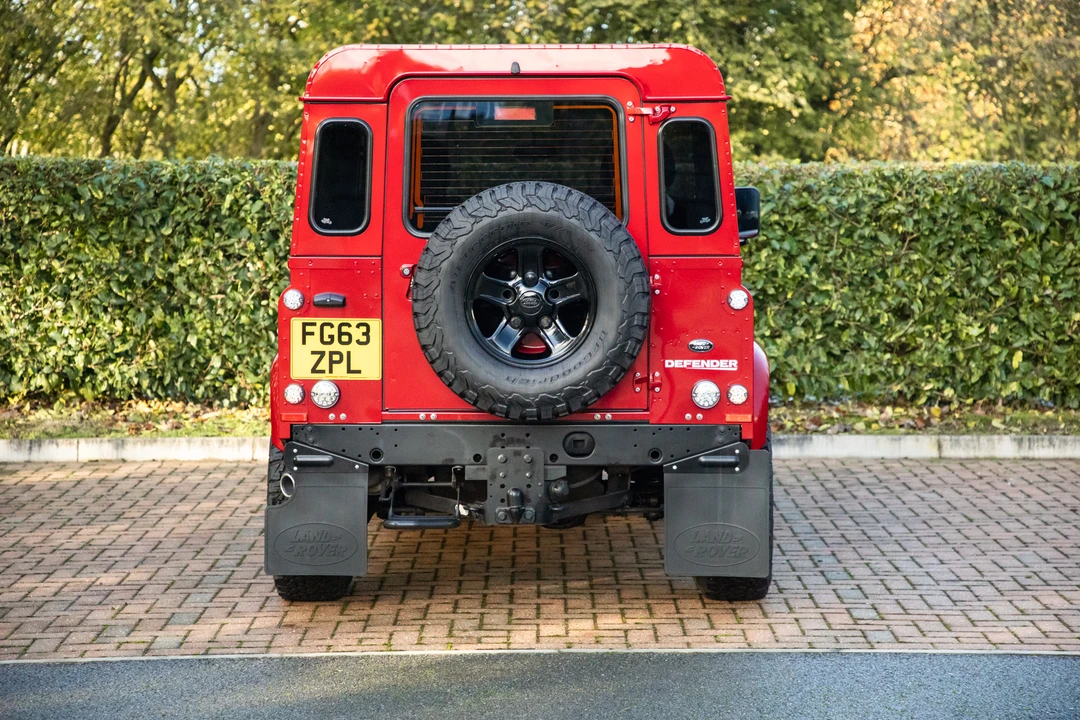 2013 Land Rover Defender 90 - Image 15 of 31