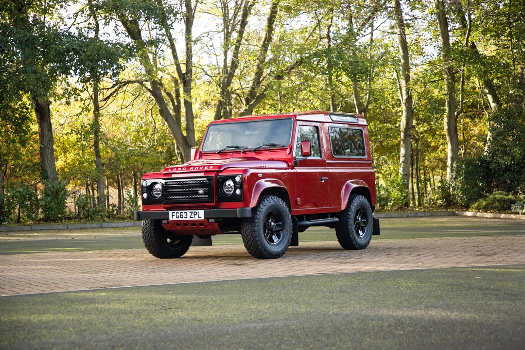 2013 Land Rover Defender 90 - Image 4 of 31