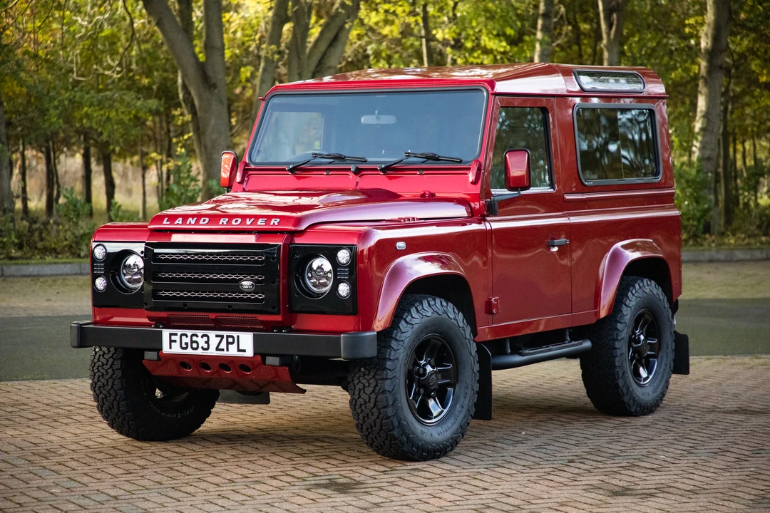 2013 Land Rover Defender 90 - Image 19 of 31