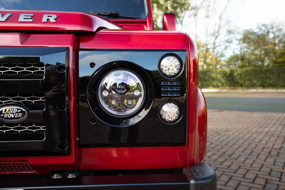 2013 Land Rover Defender 90 - Image 25 of 31