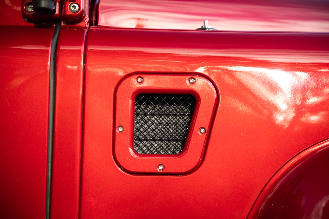 2013 Land Rover Defender 90 - Image 29 of 31