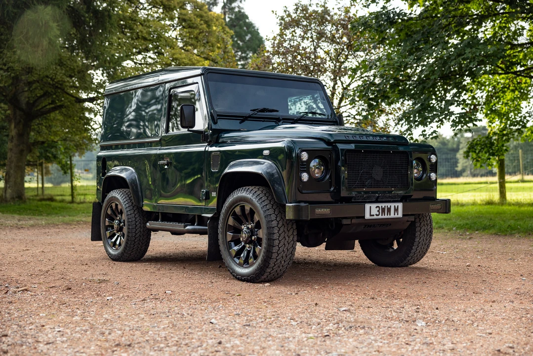 2013 Land Rover Defender 90 - Image 4 of 31