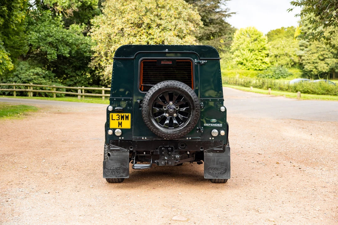 2013 Land Rover Defender 90 - Image 15 of 31
