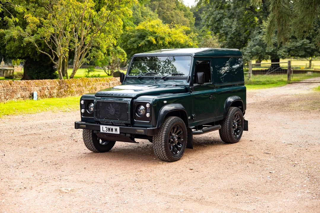 2013 Land Rover Defender 90 - Image 18 of 31