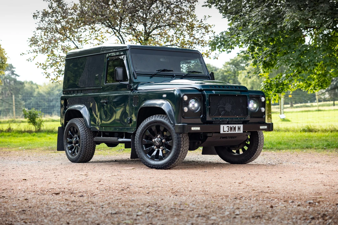 2013 Land Rover Defender 90 - Image 23 of 31
