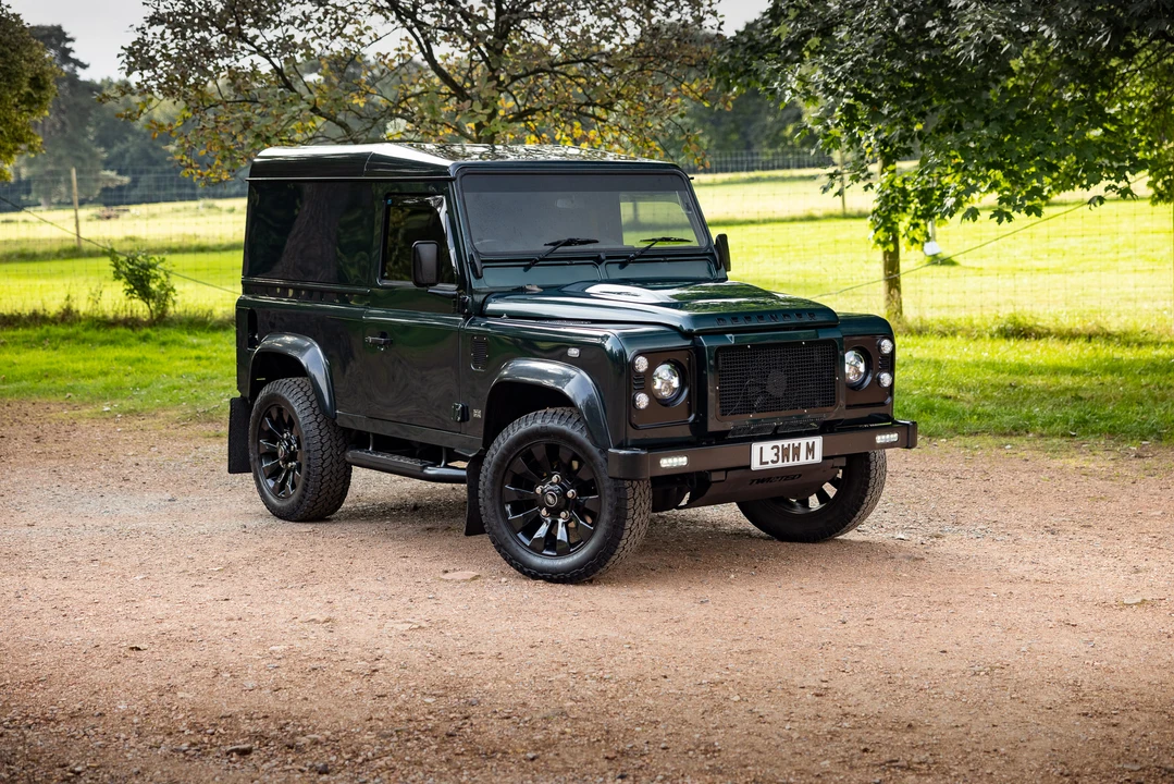 2013 Land Rover Defender 90 - Image 24 of 31