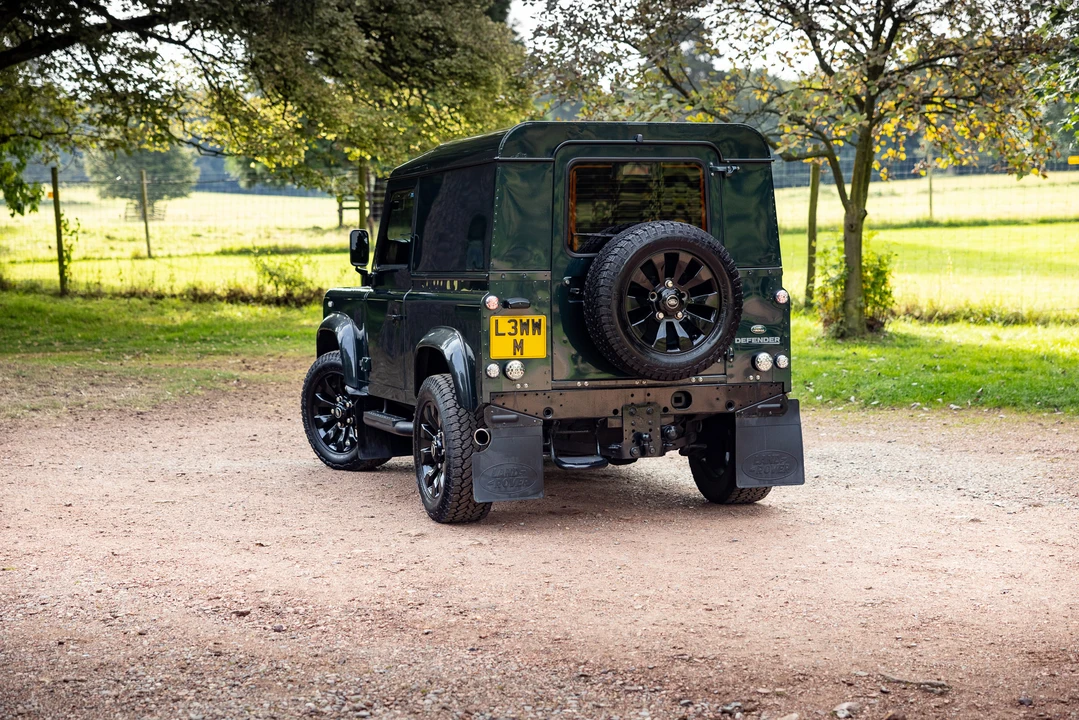 2013 Land Rover Defender 90 - Image 26 of 31